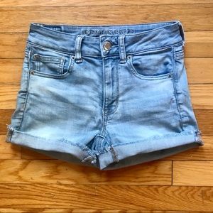 American Eagle High-Rise Light Wash Denim Shorts Size 2